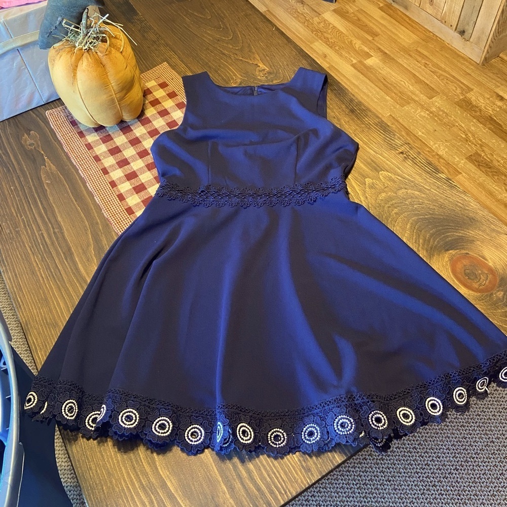 Blue sleeveless dress with white hem detail - 14